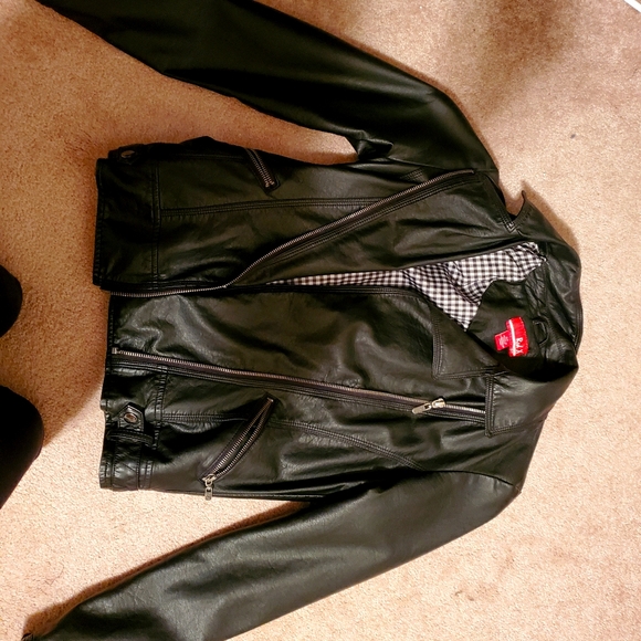 Black fake leather coat - Picture 1 of 1